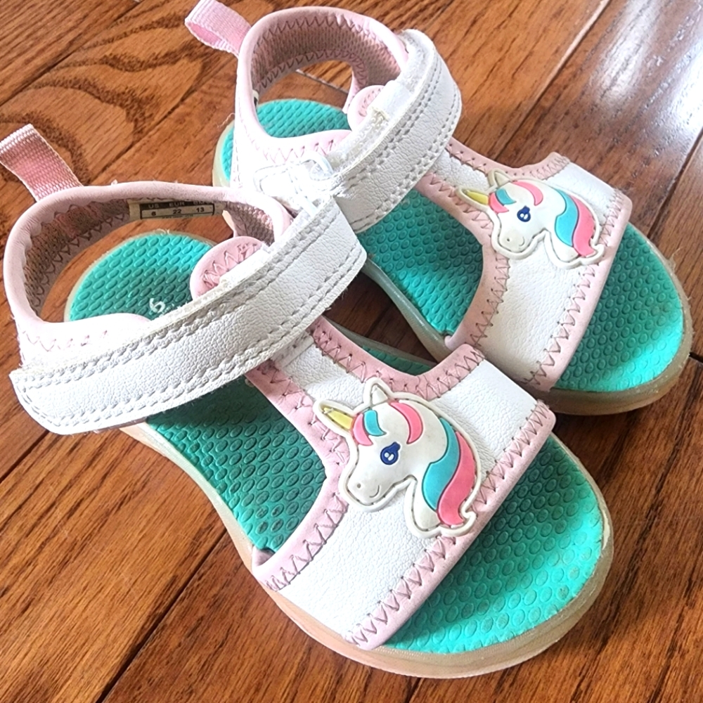 Carter's toddler girl sz 6 white unicorn light up sandals